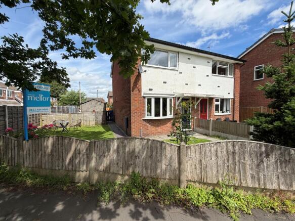 2 bed property, in Minsmere Walk, £235,000