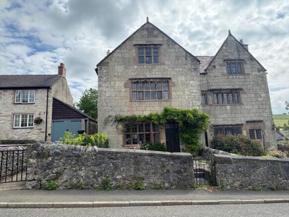 4 bed property, in Town Street, £650,000