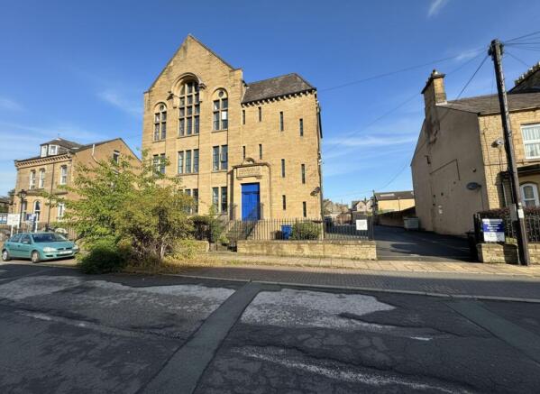 2 bed property, in Water Street, £79,950
