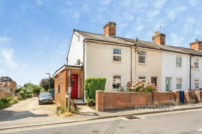 2 bed property, in Upper Hale Road, £300,000