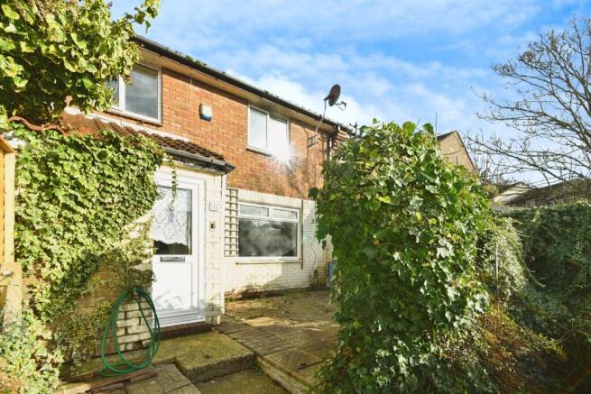 3 bed property, in Findon Road, £270,000