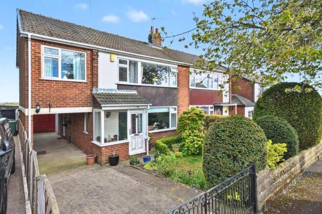 4 bed property, in Nook Road, £395,000