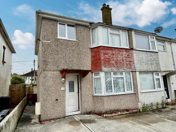 3 bed property, in Godolphin Road, £250,000