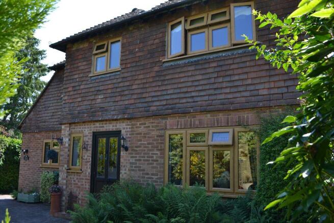 3 bed property, in Brookhurst Gardens, £850,000