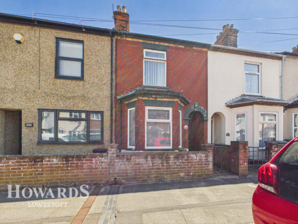 3 bed property, in Worthing Road, £155,000