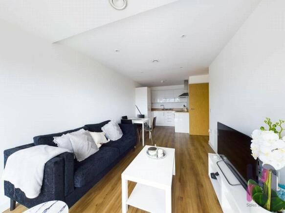 2 bed property, in The Gateway, £220,000