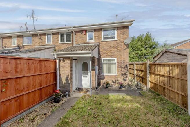 2 bed property, in Bevandean Close, £175,000