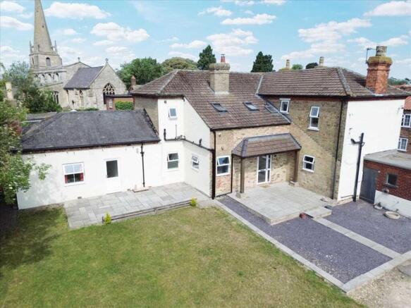 6 bed property, in Church Street, £425,000
