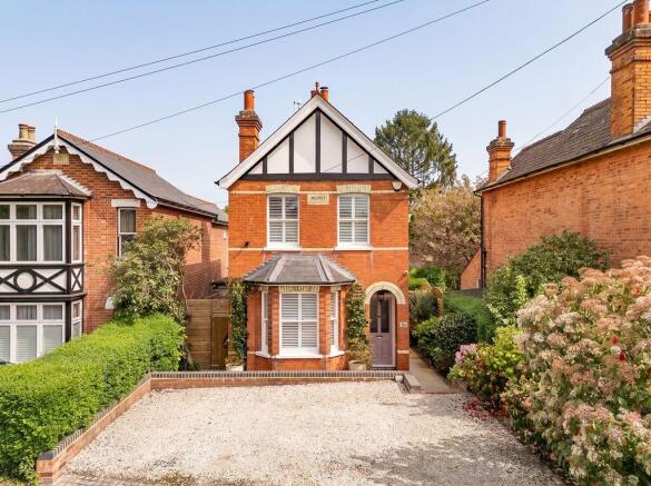 2 bed property, in Hare Hill, £775,000