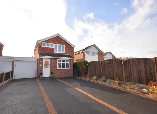 3 bed property, in West Vale, £285,000