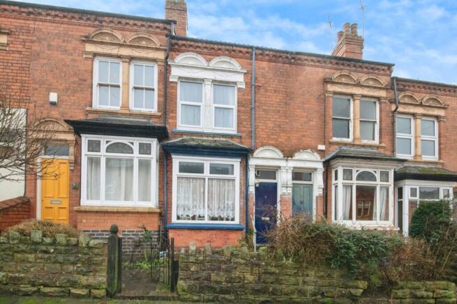 3 bed property, in Hartledon Road, £270,000
