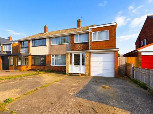 4 bed property, in Roseberry Road, £169,950