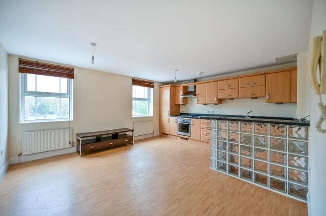 1 bed property, in Stewart House, £215,000