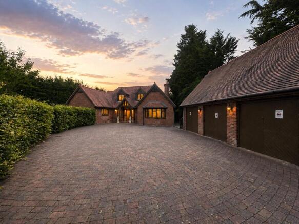 5 bed property, in Matchams Lane, £1,100,000