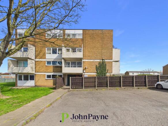 2 bed property, in Sam Gault Close, £105,000