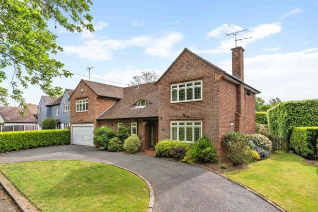 4 bed property, in Dunmow Road, £1,000,000