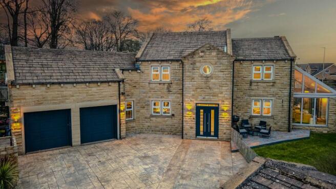 5 bed property, in 2 Stoneroyd Farm, £700,000