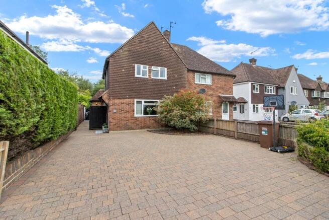 3 bed property, in 33, £380,000