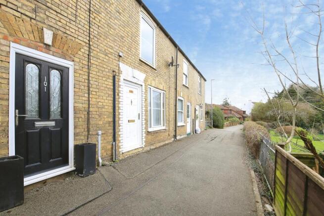 2 bed property, in West End, £150,000