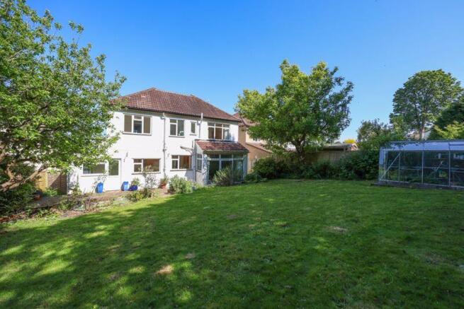 5 bed property, in Sabrina Way, £725,000