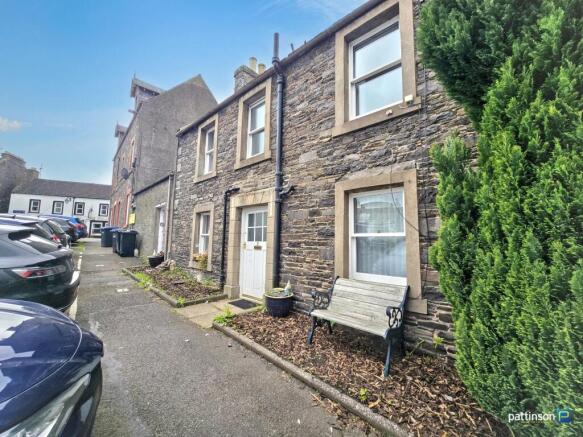 4 bed property, in The Avenue, £235,000