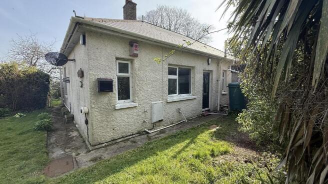 2 bed property, in Spindlers Road, £325,000