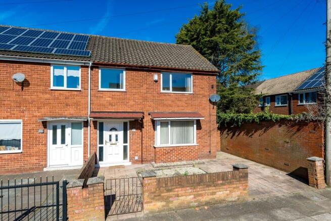 3 bed property, in Haweswater Close, £125,000