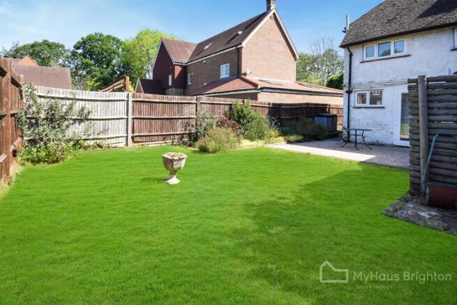 3 bed property, in London Road, £430,000