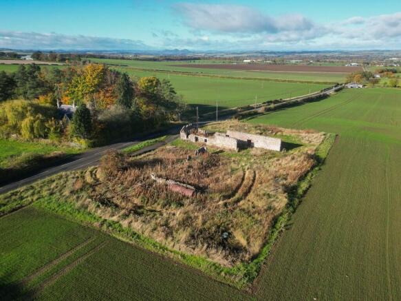 4 bed property, in Residential Plot, £150,000