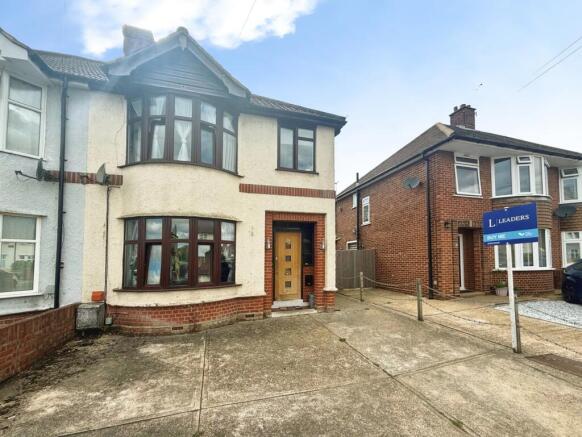 3 bed property, in Wroxham Road, £250,000