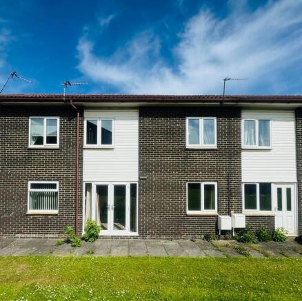 2 bed property, in Grampian Drive, £60,000