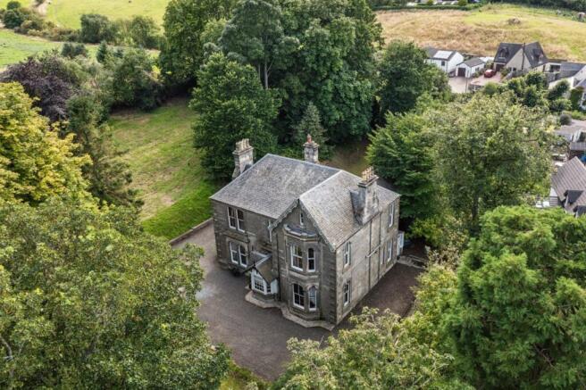 7 bed property, in Newton House, £725,000