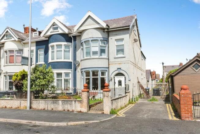 4 bed property, in Shaftesbury Avenue, £250,000