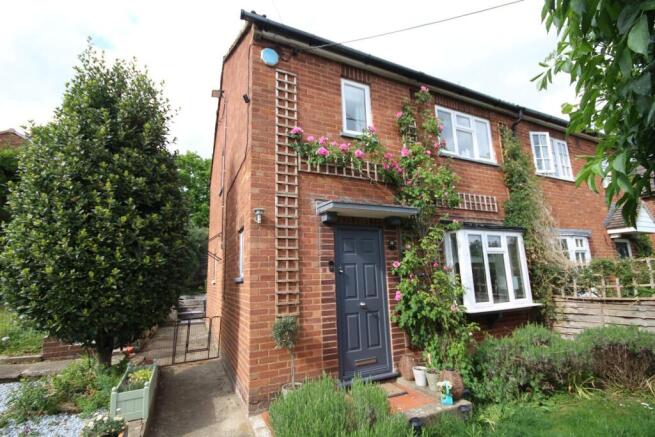 2 bed property, in Gomms Wood Close, £499,950