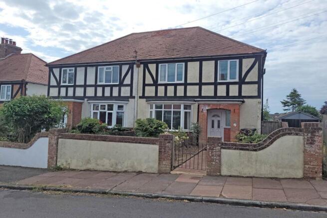 3 bed property, in Northiam Road, £350,000