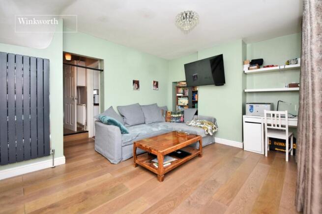 2 bed property, in Peterborough Road, £430,000