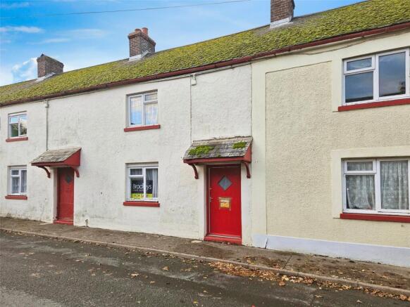 2 bed property, in Avenue Terrace, £200,000