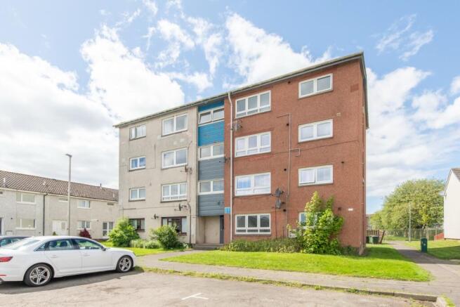 2 bed property, in Stroma Court, £90,000