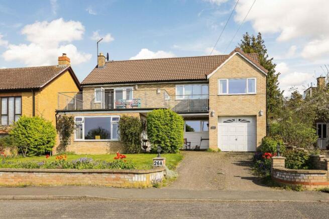 4 bed property, in Green End, £1,100,000