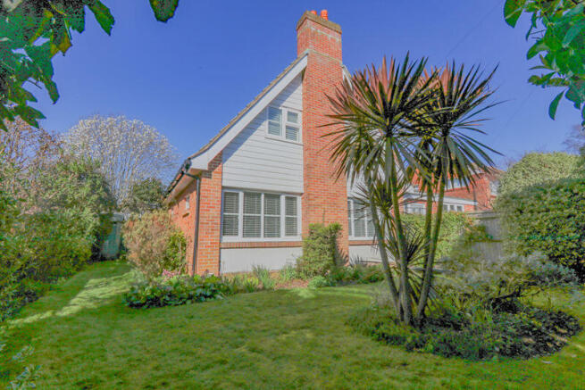 3 bed property, in Richards Close, £530,000