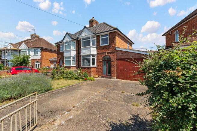 3 bed property, in Taylor Avenue, £335,000