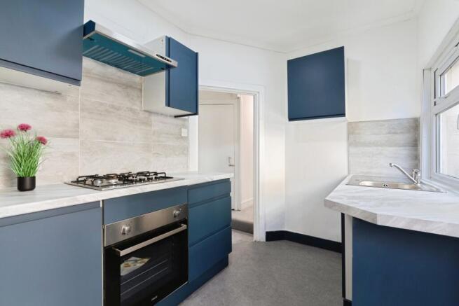 2 bed property, in Wellesley Road, £365,000