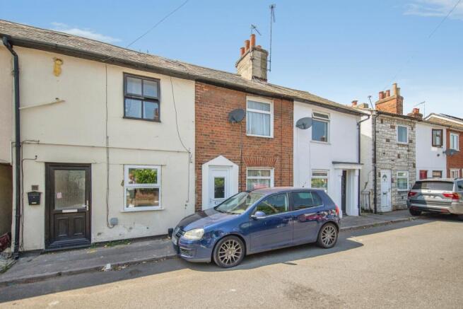 2 bed property, in Artillery Street, £180,000