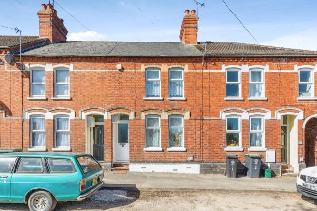 2 bed property, in Fletcher Road, £205,000