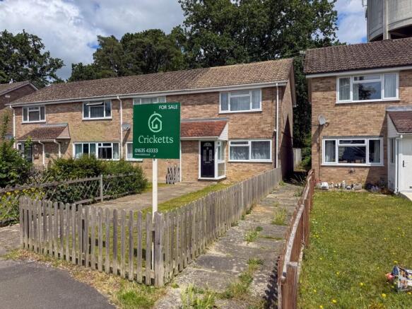 2 bed property, in Goodwin Walk, £325,000