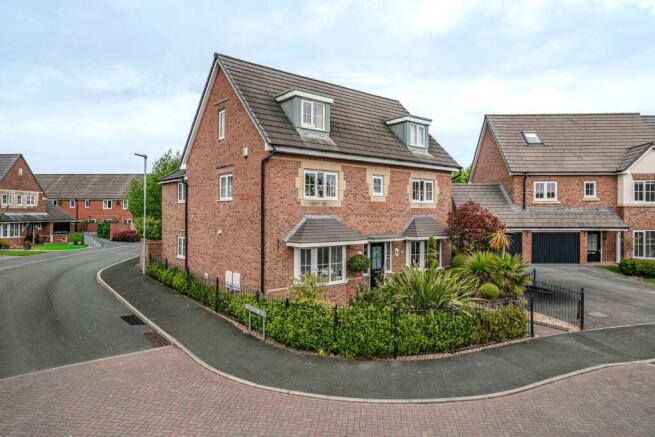 5 bed property, in Cortland Avenue, £565,000