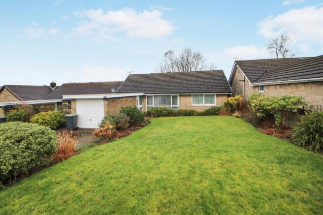 3 bed property, in Long Lane, £440,000