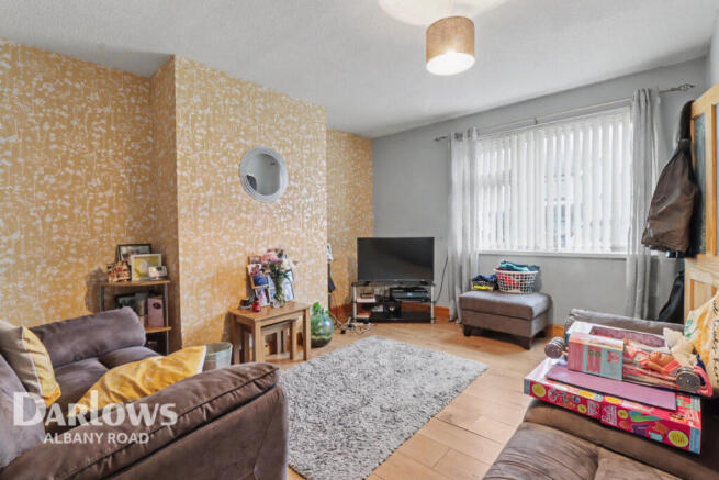 2 bed property, in Meredith Road, £200,000