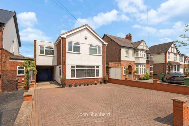 4 bed property, in New Road, £425,000