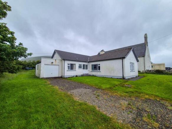 5 bed property, in Free Church Manse, £195,000
